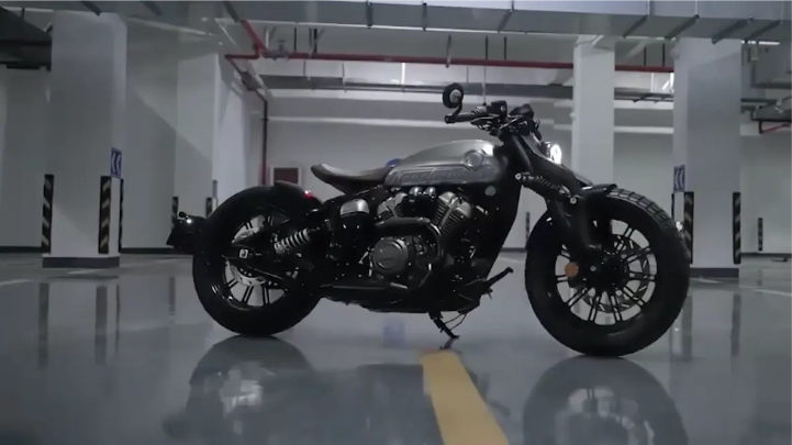 Mô tô Benda Napoleon giá hơn 100 triệu đồng